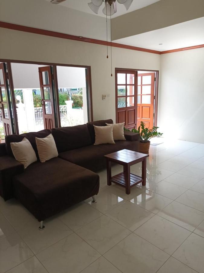 Ploy Villa Hua Hin Bagian luar foto