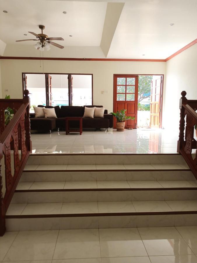 Ploy Villa Hua Hin Bagian luar foto